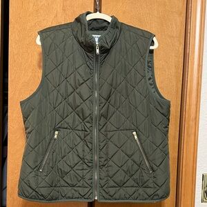Women’s Old Navy Quilted Vest in Olive Green